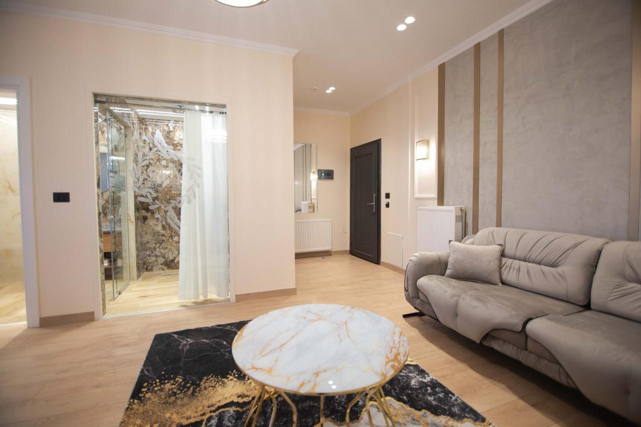 Sky View Hotel Корча Екстер'єр фото